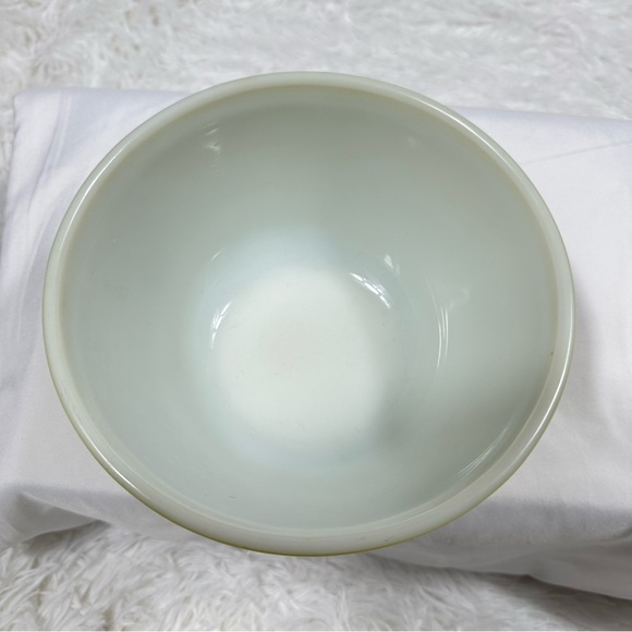Vintage Green Pyrex Mixing Bowl 1 1/2 Quart 402 Made In USA - Picture 7 of 9